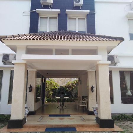 Roemah Moesi Hotel Medan Exterior photo