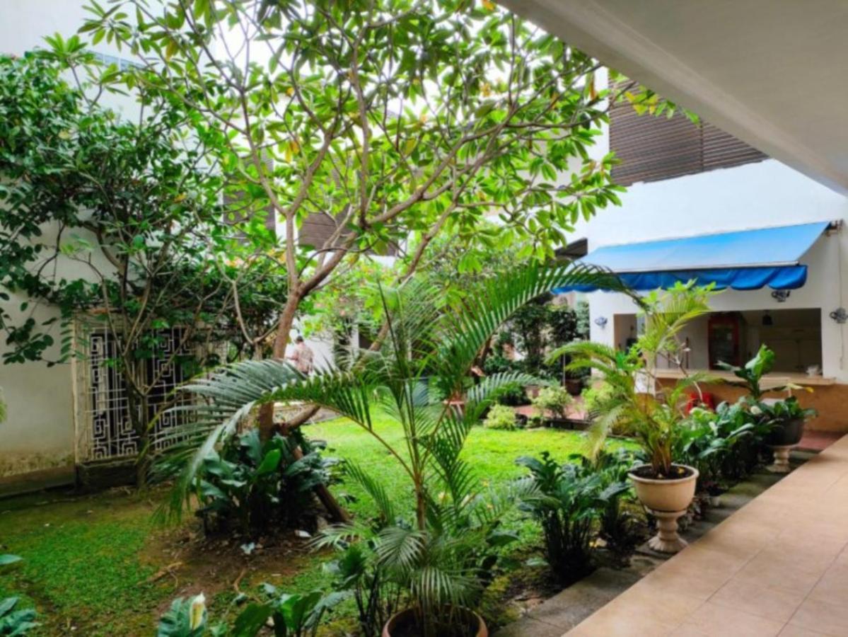 Roemah Moesi Hotel Medan Exterior photo