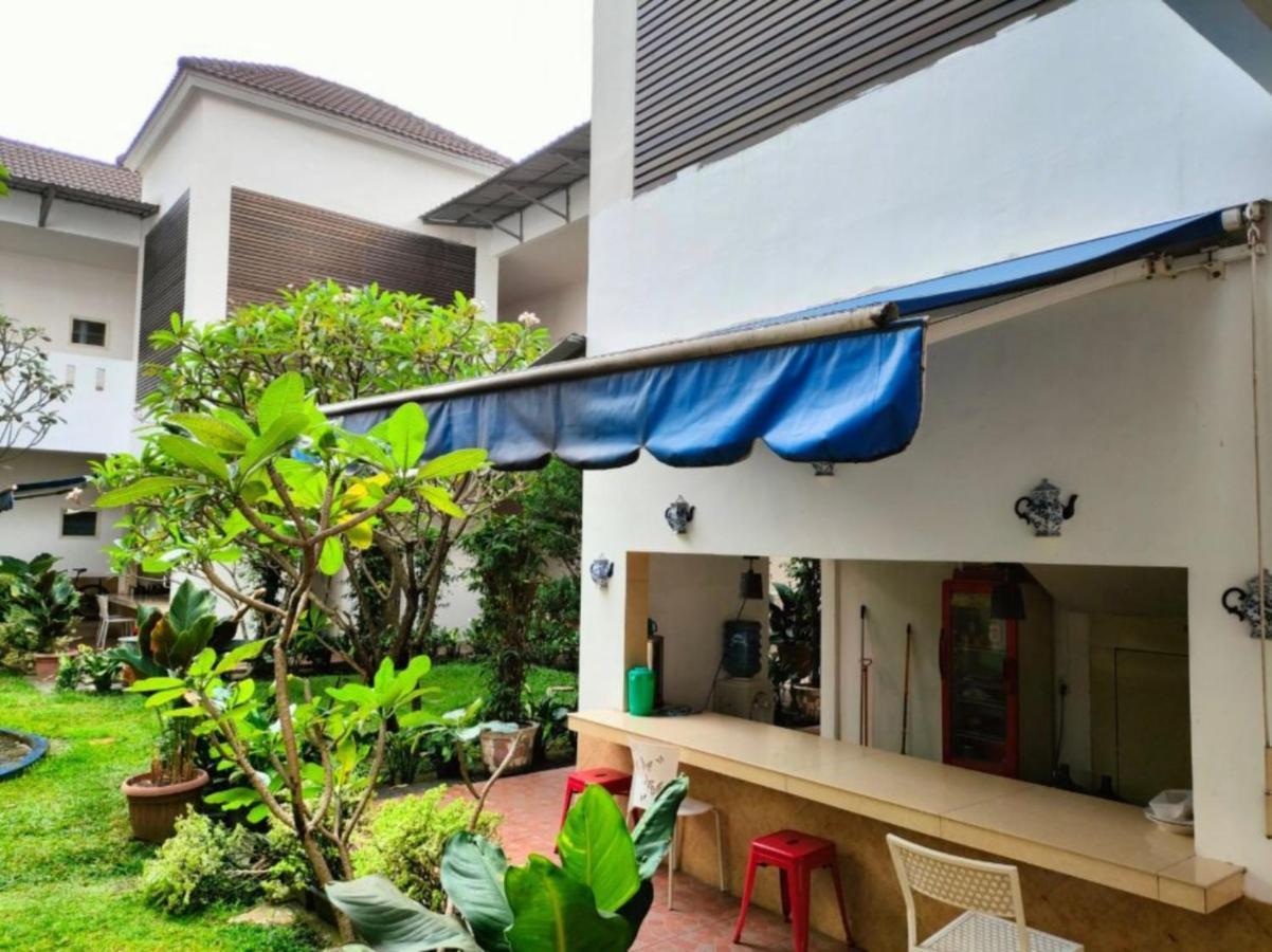 Roemah Moesi Hotel Medan Exterior photo