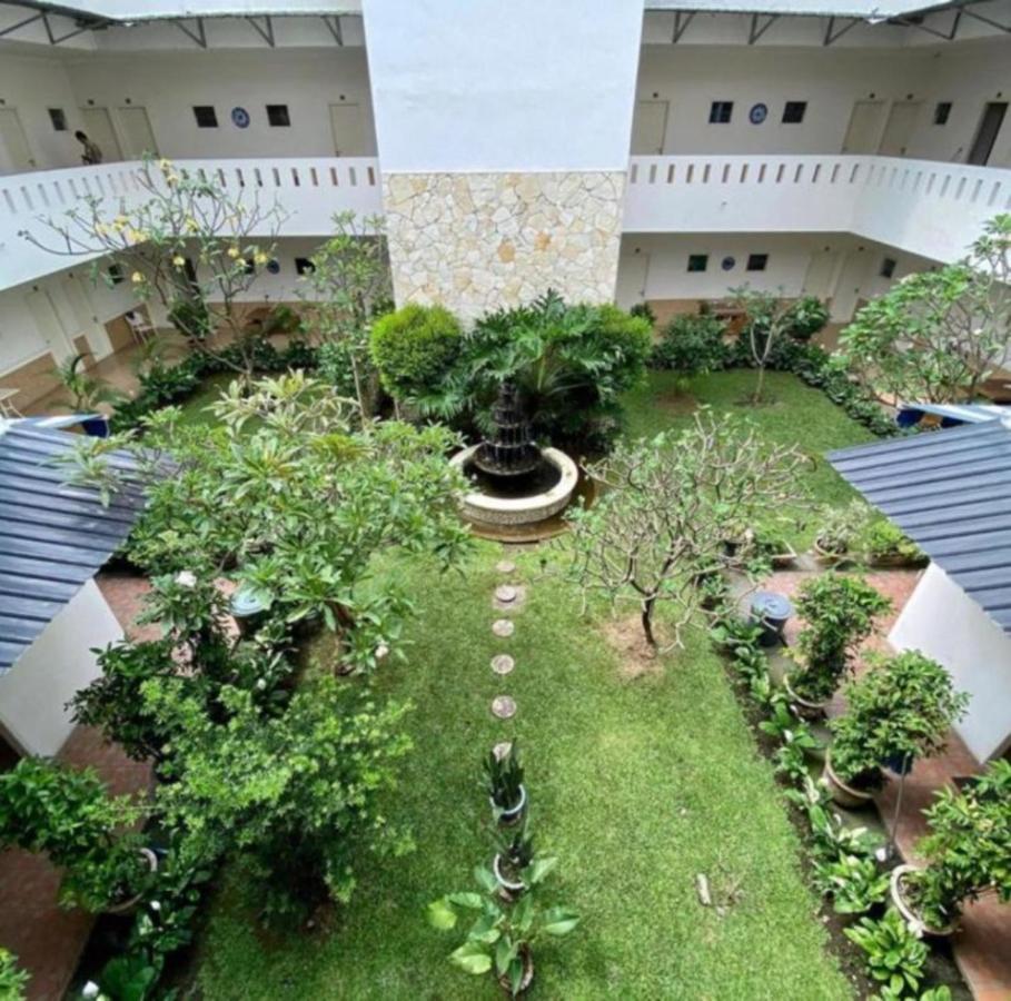 Roemah Moesi Hotel Medan Exterior photo
