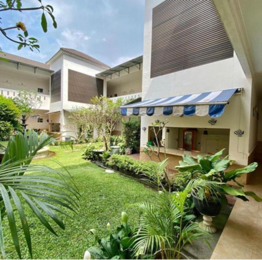 Roemah Moesi Hotel Medan Exterior photo