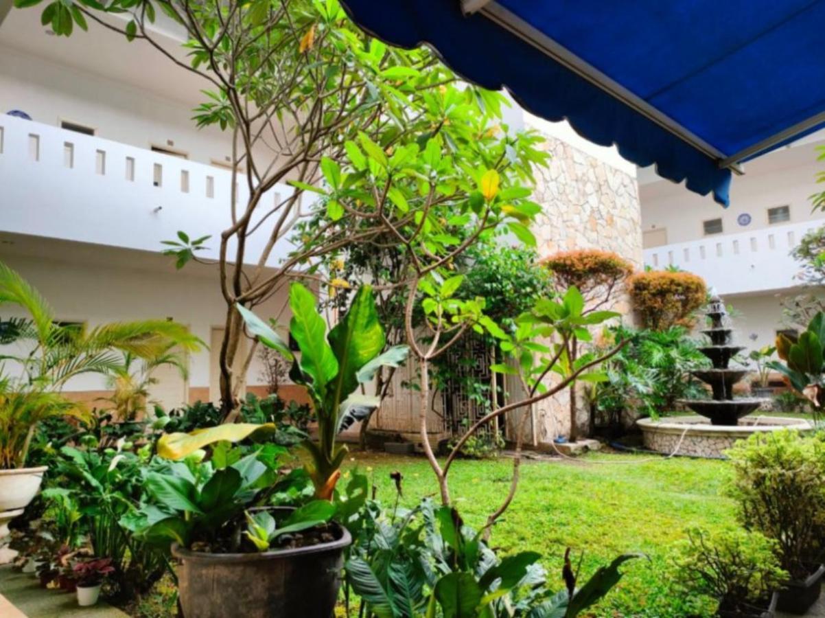 Roemah Moesi Hotel Medan Exterior photo