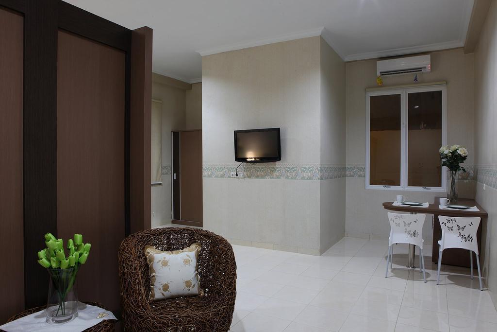 Roemah Moesi Hotel Medan Exterior photo