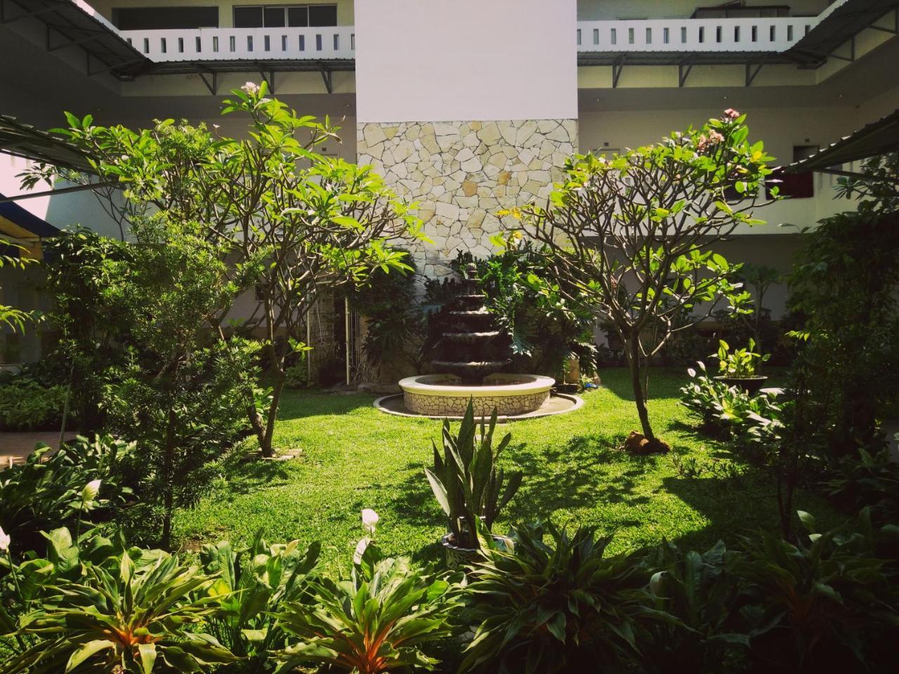Roemah Moesi Hotel Medan Exterior photo