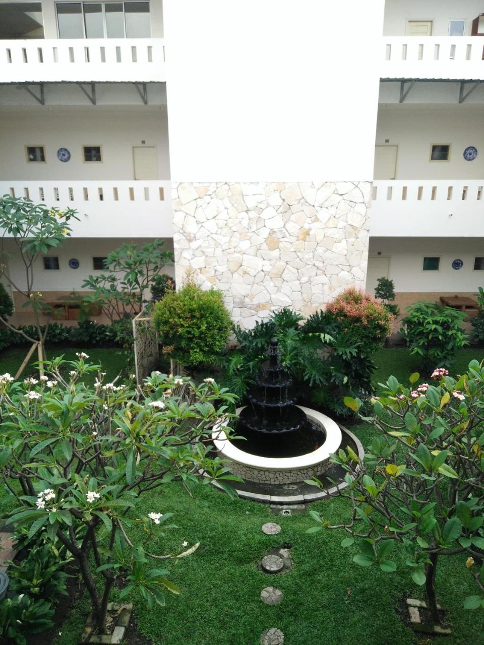 Roemah Moesi Hotel Medan Exterior photo