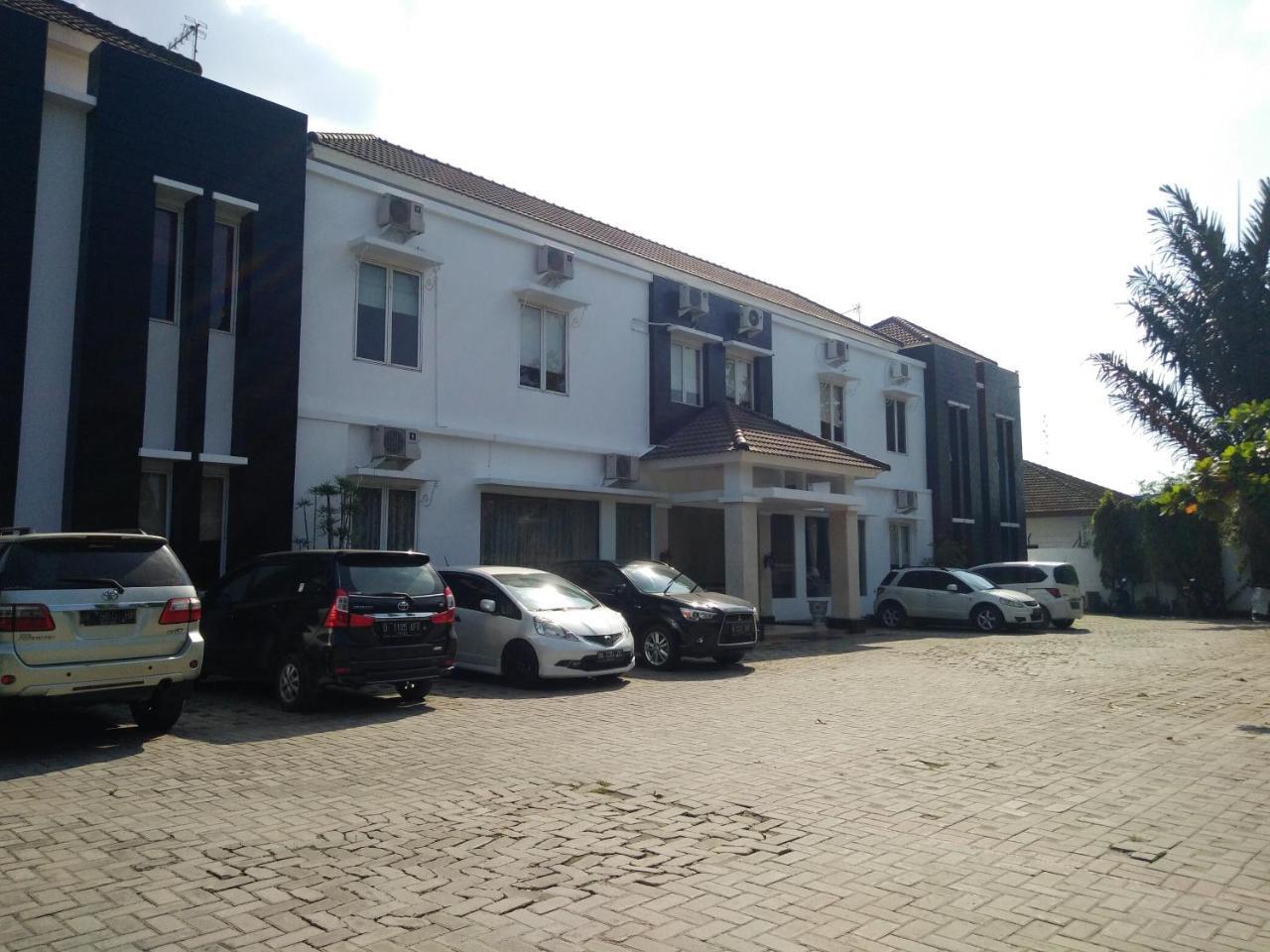 Roemah Moesi Hotel Medan Exterior photo